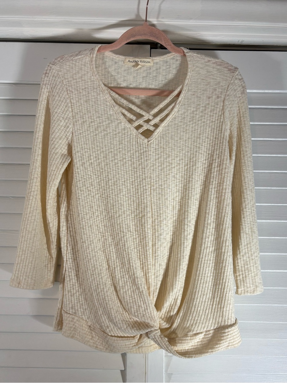 Another Reason Women’s Small Cream Ribbed V-Neck Top 3/4 Sleeve
